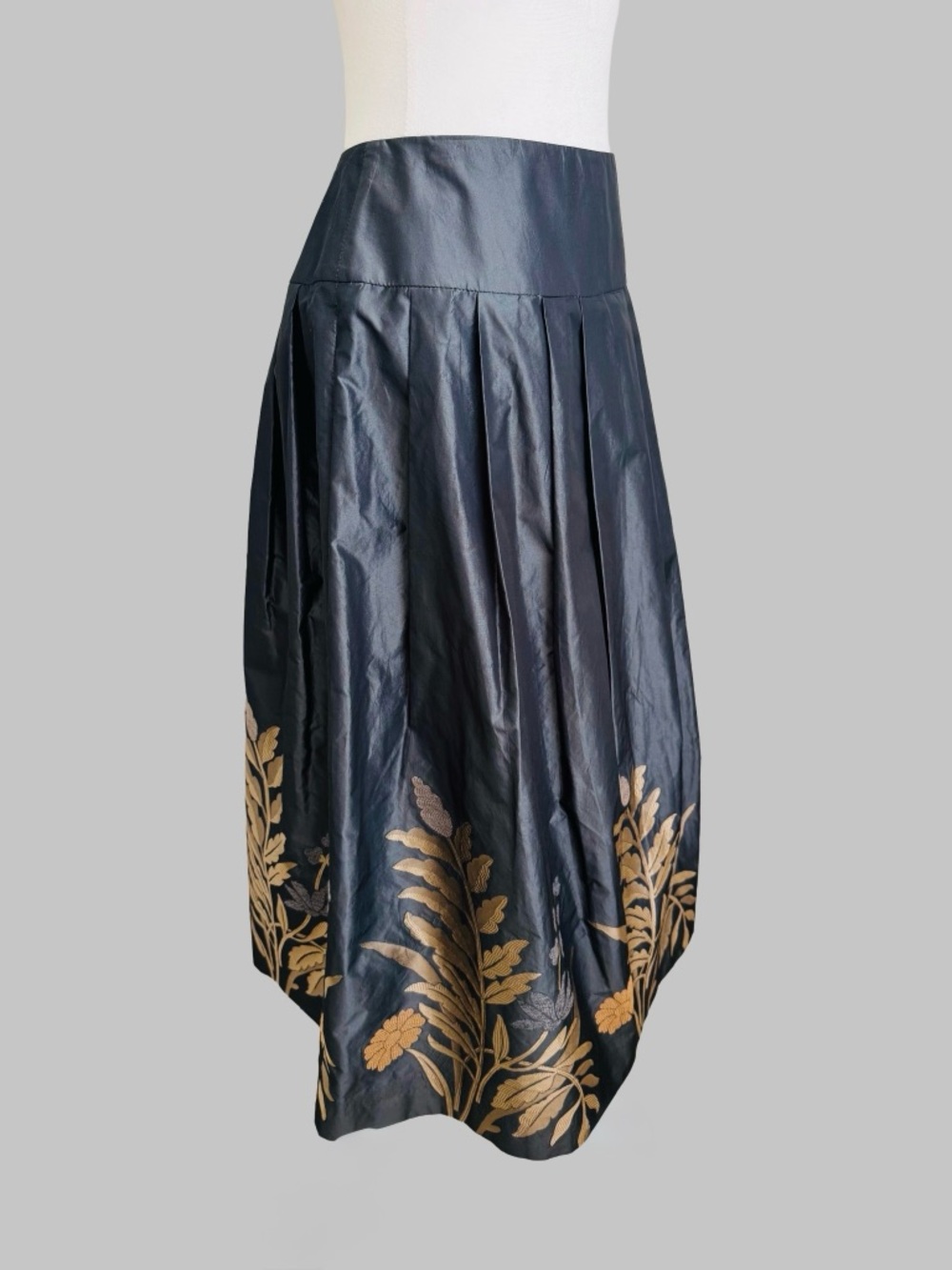 Juliana Collezione Gray Gold Embroidered Midi Skirt Size 8 - Picture 4 of 16